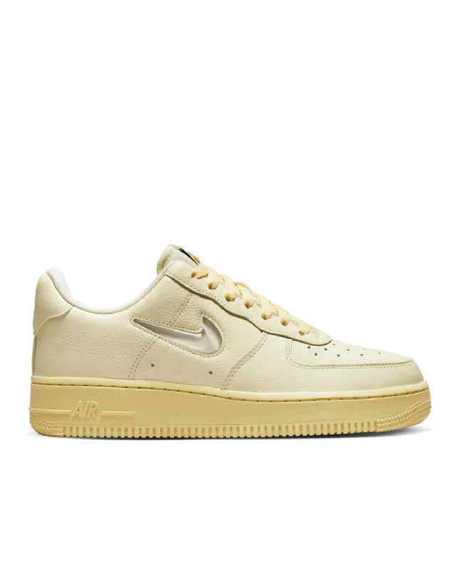 Wmns Air Force 1 '07 LX Coconut Milk/Light Bone/Lemon Wash